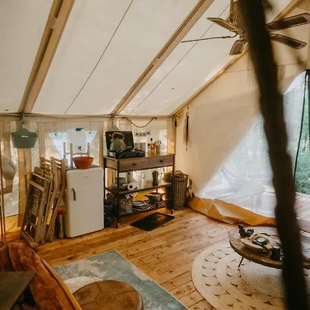 Kaluna Glamp Jungle Luxury tent
