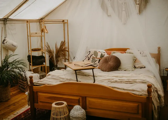 Luxusní stan Kaluna Glamp Jungle Swaderki