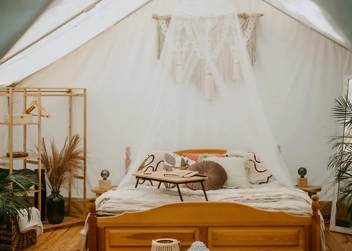 Luxusní stan Kaluna Glamp Jungle Swaderki